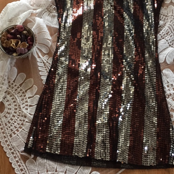 A beautiful Sequin Dress๐๐๐ - Picture 2 of 3